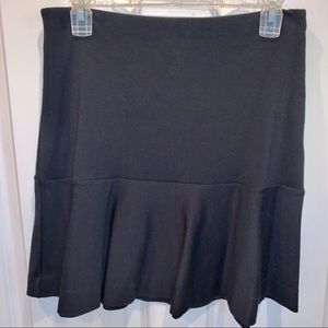 Women’s SZ 4 EXPRESS Black Fit and Flare Skirt
